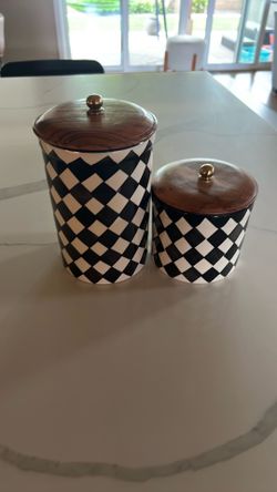 Kitchen canisters
