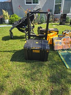 20v Max Tough System Lithium-Ion  6pc Tool Kit.