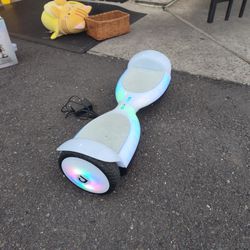 Hoverboard With Bluetooth Adaptability & Led Light Display 