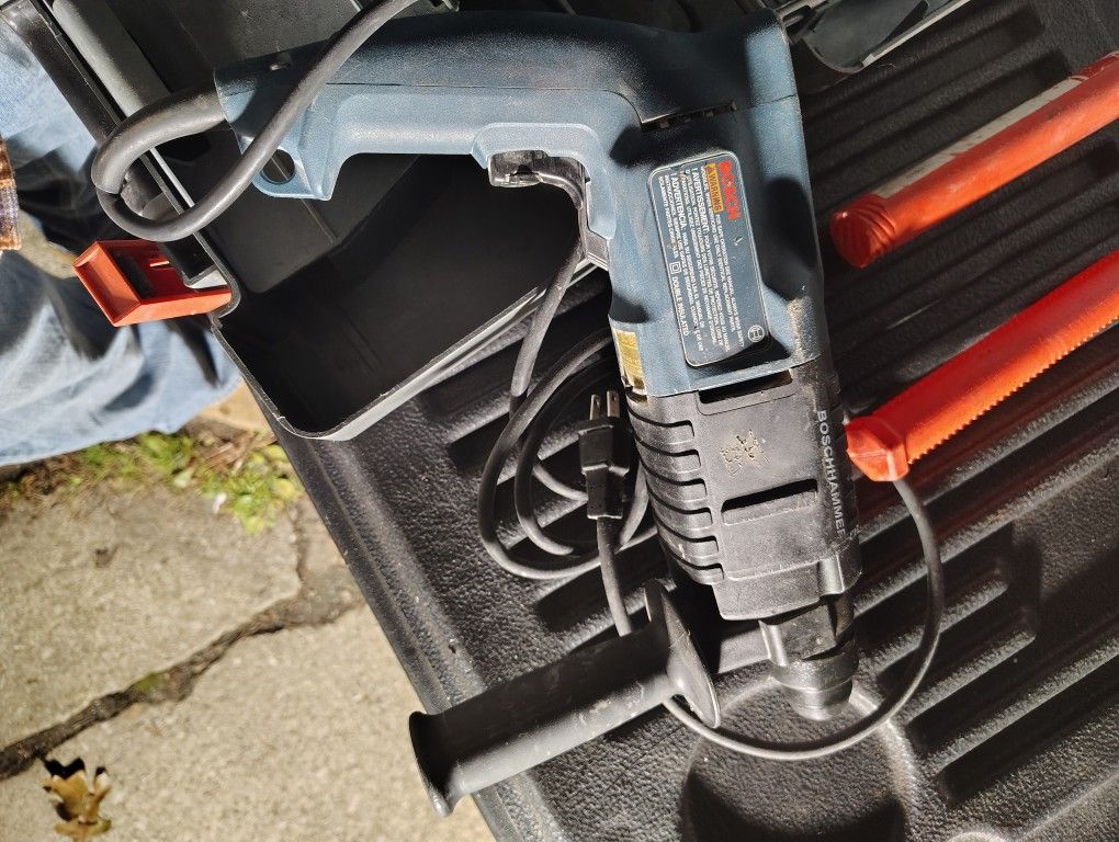 Bosch Bulldog 11234 VSR Hammer Drill