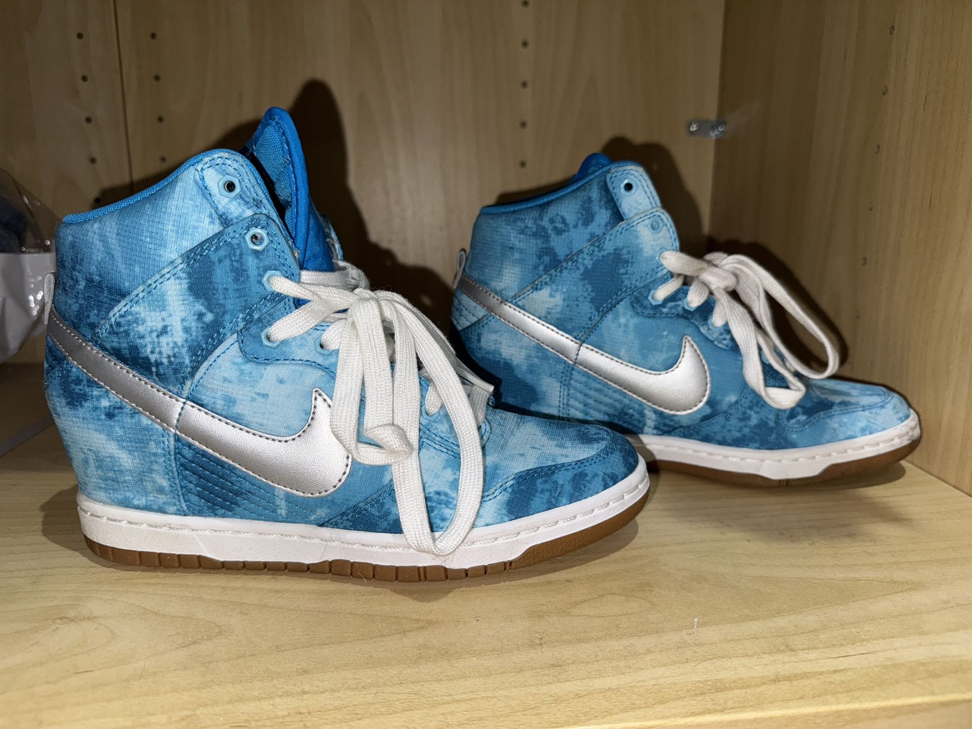 Women’s Nike x Vintage Nike Dunk Hi Sky Print Size 7W