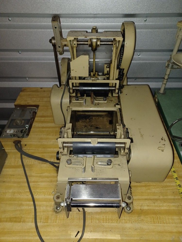 Velcro And Elastic Automatic Cutter