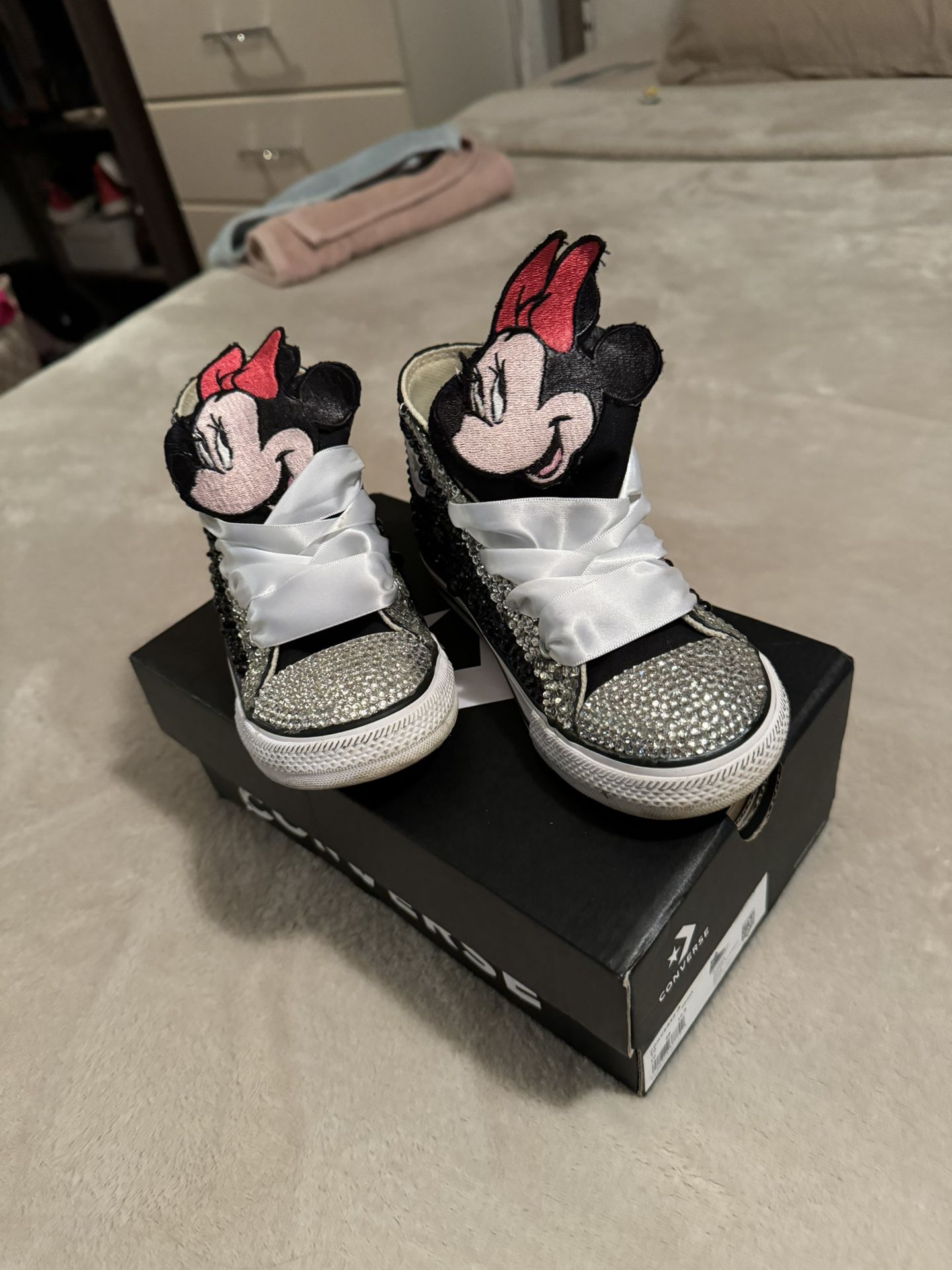 Custom Minnie Mouse Converse 