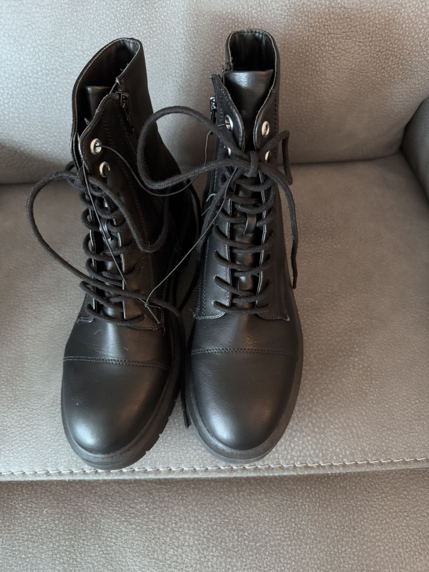Black Boots, Women’s