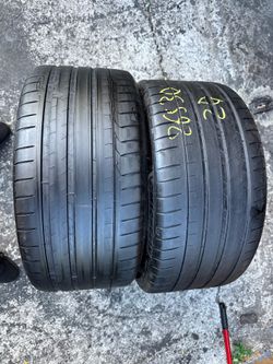 Set of 2 nice Michelin Pilot sport 4S  265/30/20 ( We install & balance)