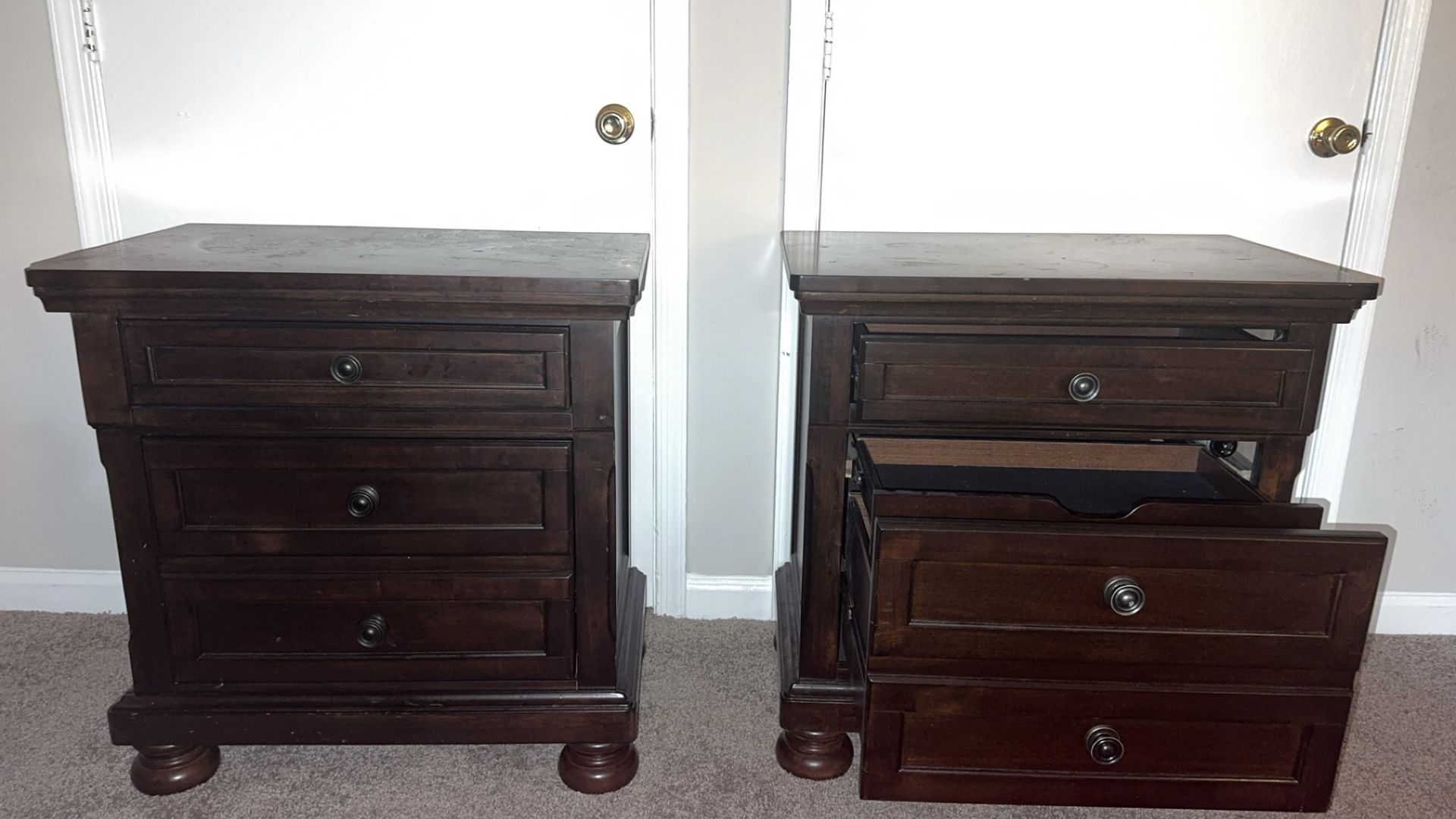 2 Wooden Nightstands Set