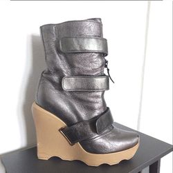 Louis Vuitton Boots for Sale in New York, NY - OfferUp