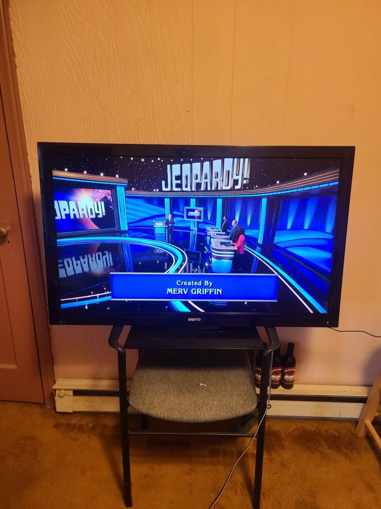 Sanyo 42" Tv "NOT A SMART TV" No Remote Can be used for gaming