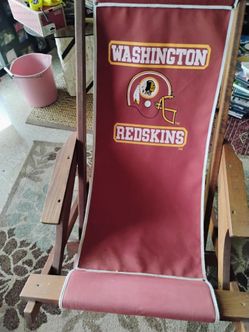 Wooden framed lounge chair pickup only cash