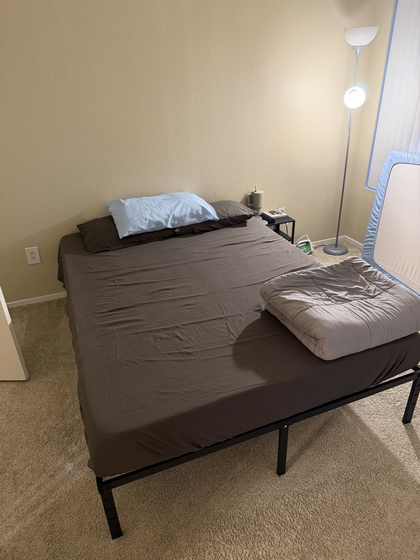 Queen Mattress (Memory Foam 8inch)