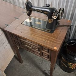 Vintage Sawing Machine 