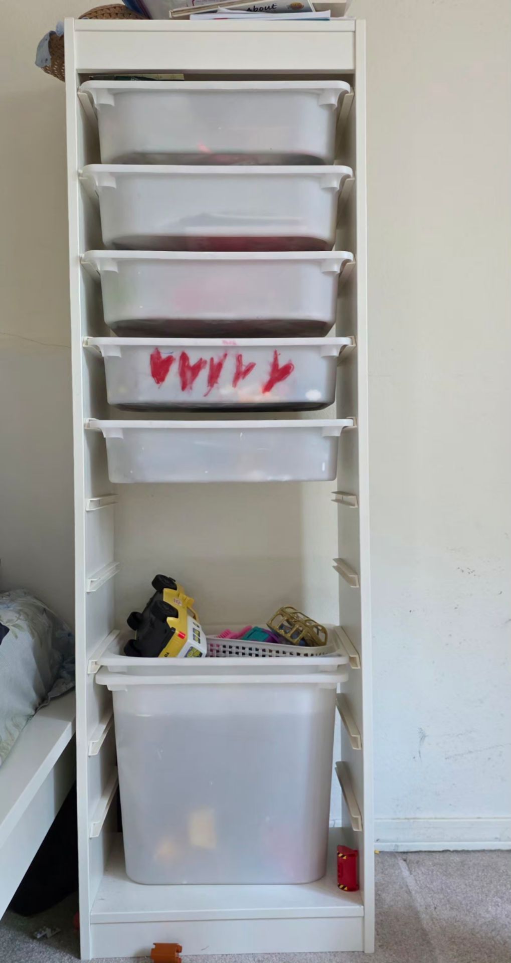 Trofast from IkAe with bins