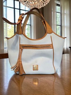 Dooney & Bourke Maddie White Saffiano Leather Shoulder Bag Tassel COA Authentic