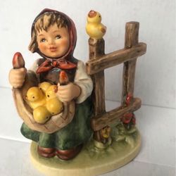 VINTAGE HUMMEL “Chicken-Licken” PORCELAIN FIGURINE #385 - 4 3/4” - TMK6  