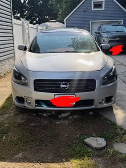 Nissan Maxima Sedan