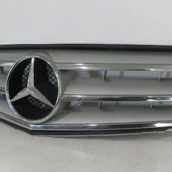 Mercedes C 300 Oem Grill 