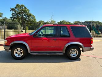 1997 Ford explorer 2door parts (runs)