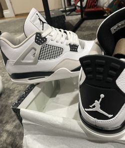 Jordan 4 Military Blacks