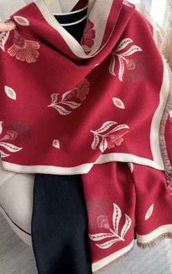 Red Leaf Scarf