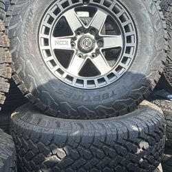 WHEELS ICON 17” BRAND NEW 🔥🔥