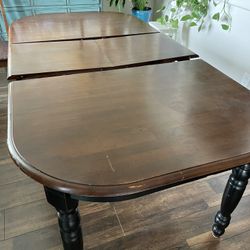 Dining Table & 4 Chairs