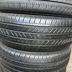 (4) 235/60R19 SET OF SEMI NEW TIRES MICHELIN 90% LIFE !!