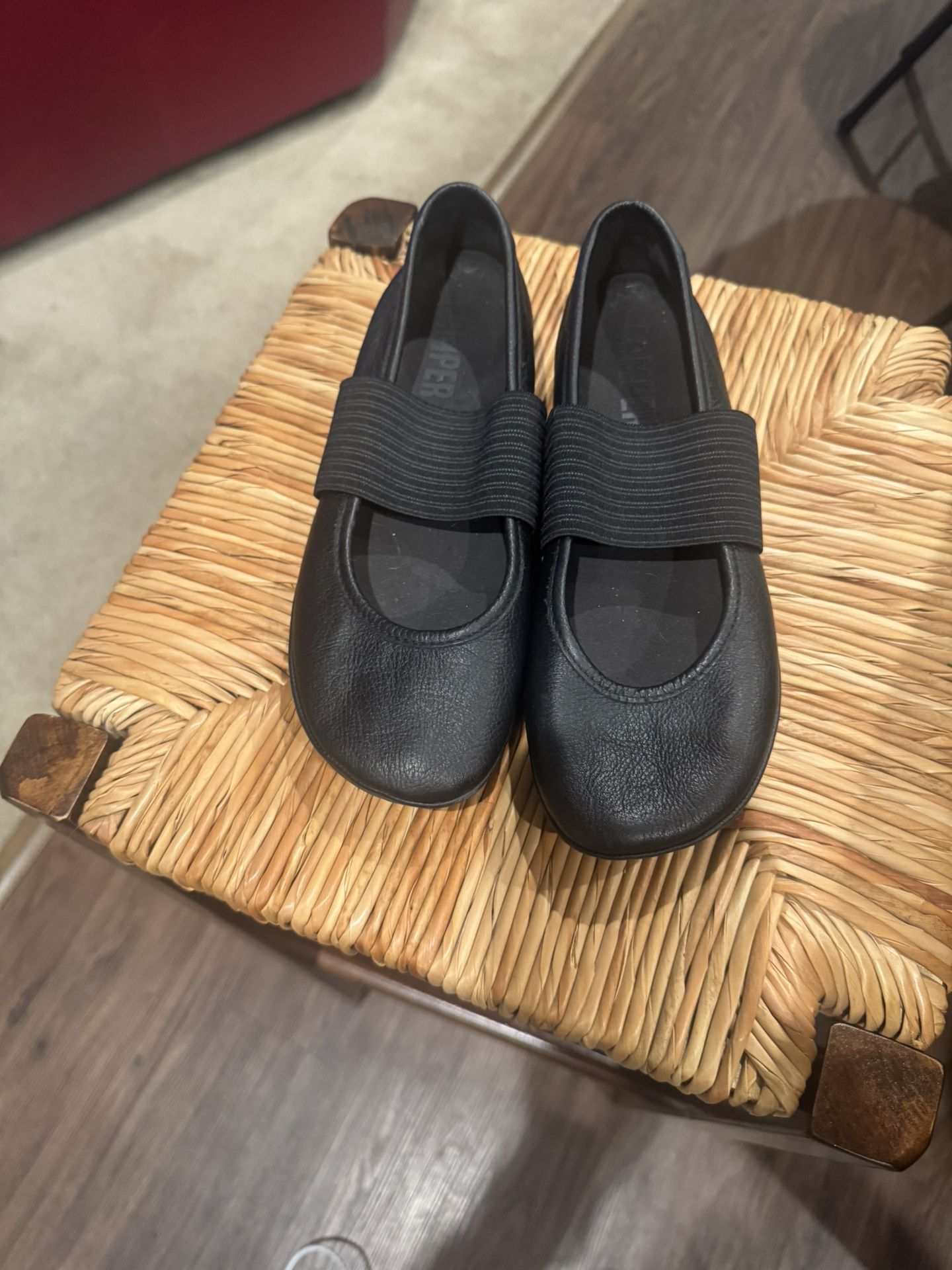 Camper Girl Black Flats