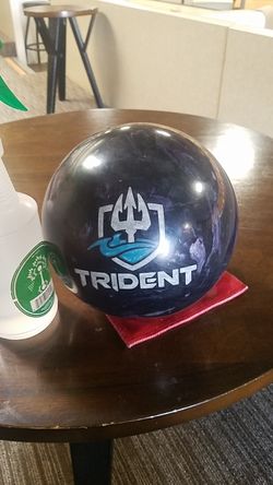 Motiv TRIDENT bowling ball