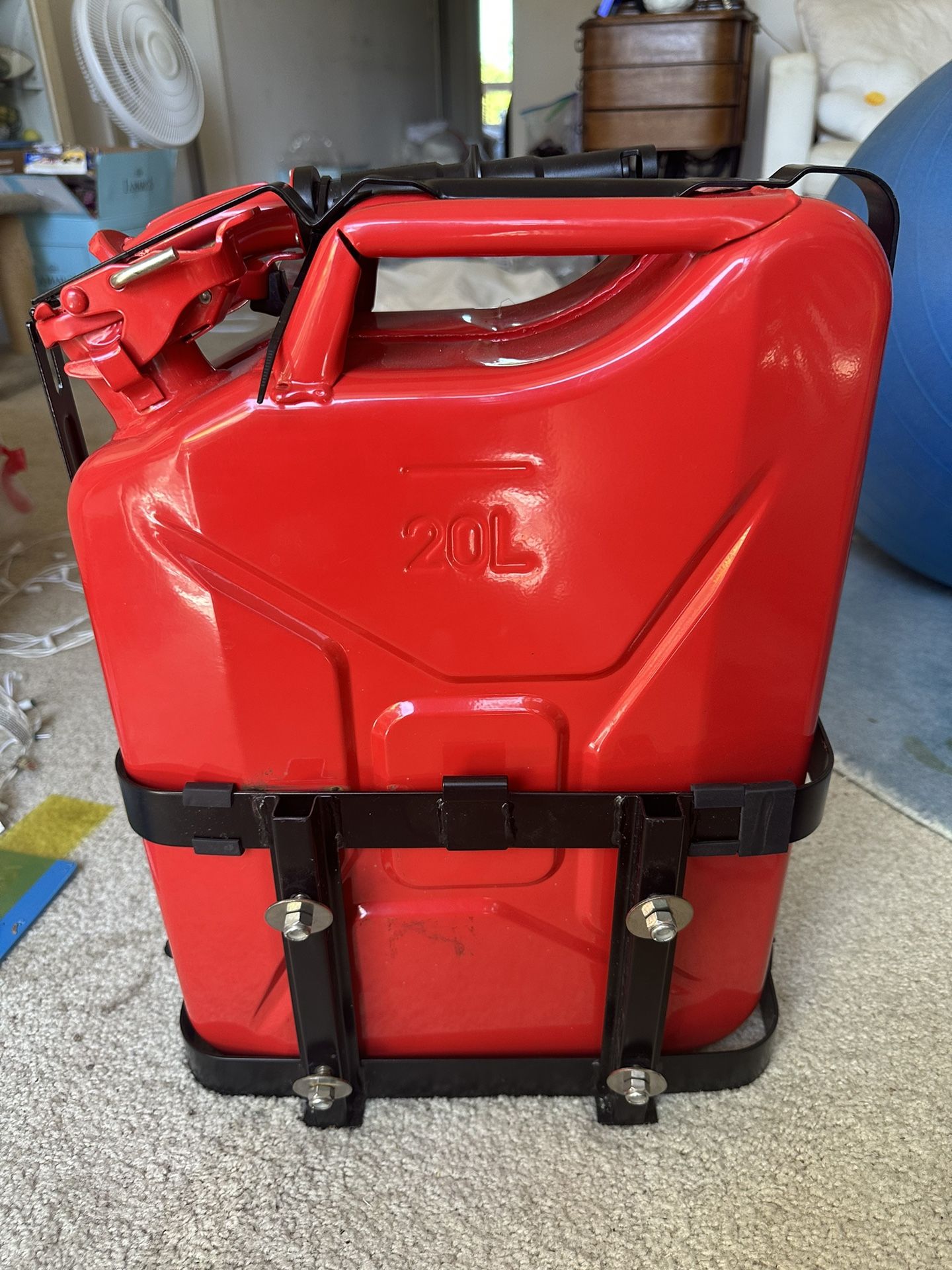 Wavian Jerry Can And Mount