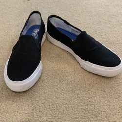 Women’s Size 6 Keds Canvas Shoes $40