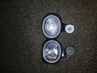 Pair of Oval Fog Lights with Mounting Brackets