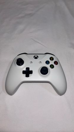 Xbox One White Wireless Controller