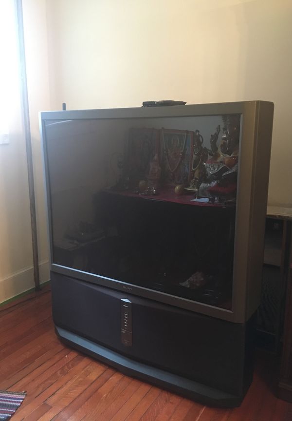 Very Good Condition Sony Old School Tv 60inches For Sale In