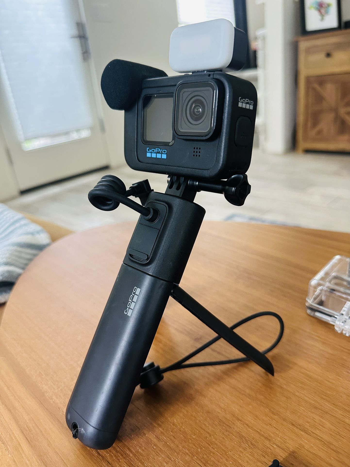 📸 GoPro HERO11 Black – Complete Kit with Original Accessories – Used Only Once