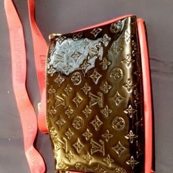 Louis Vuitton Tote/ Purse REAL for Sale in Von Ormy, TX - OfferUp