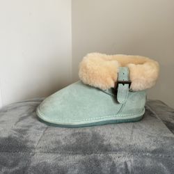 BearPaw Kids Boots in Mint and Cream size 3