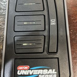 GENIE GUWWC2 UNIVERSAL WIRELESS 3-DOOR GARAGE CONTROL WALL