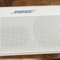 BOSÉ Bluetooth Speaker