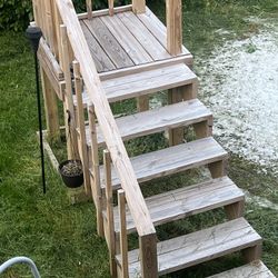 Stairs/deck