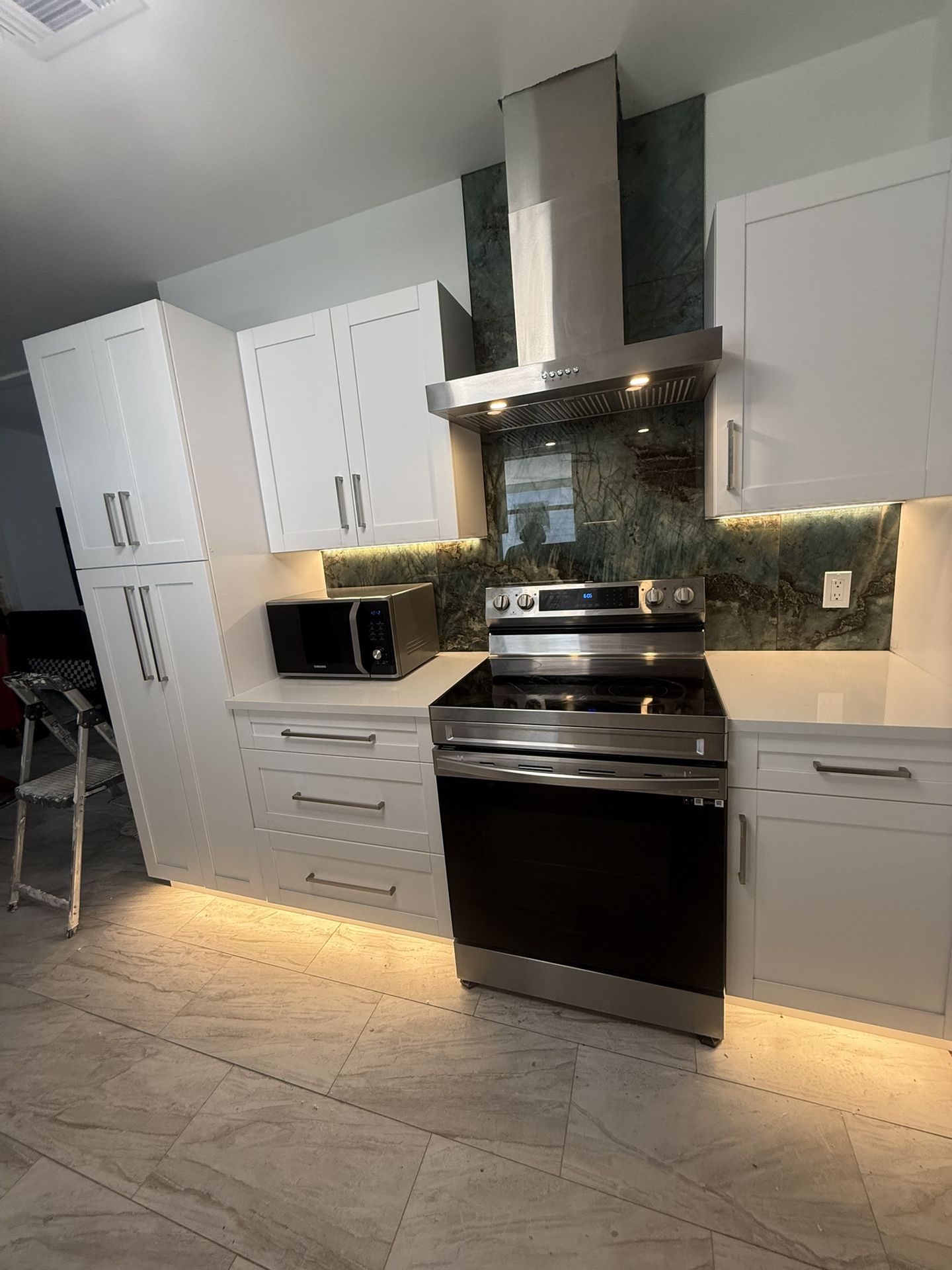 New Kitchen Cabinets