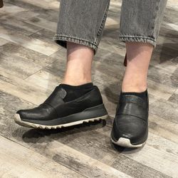 Women’s Leather Sneakers 