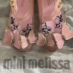 🩷  NEW Beautiful MINI MELISSA Size 8