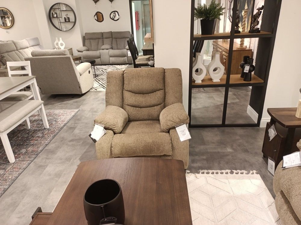 Tulen Gray Recliner
Ashley Furniture$10 Down Payment And Financing Available