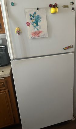 Whirlpool Top-Freezer Refrigerator White