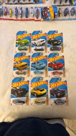 Hot Wheels Die-Cast Cars Lot of 9