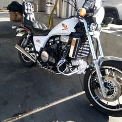 1983 V45 Honda Magna 750