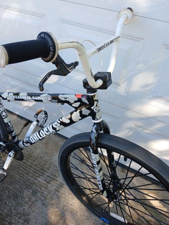 SE Bike [Snow Camo] Signed By D'Blocks