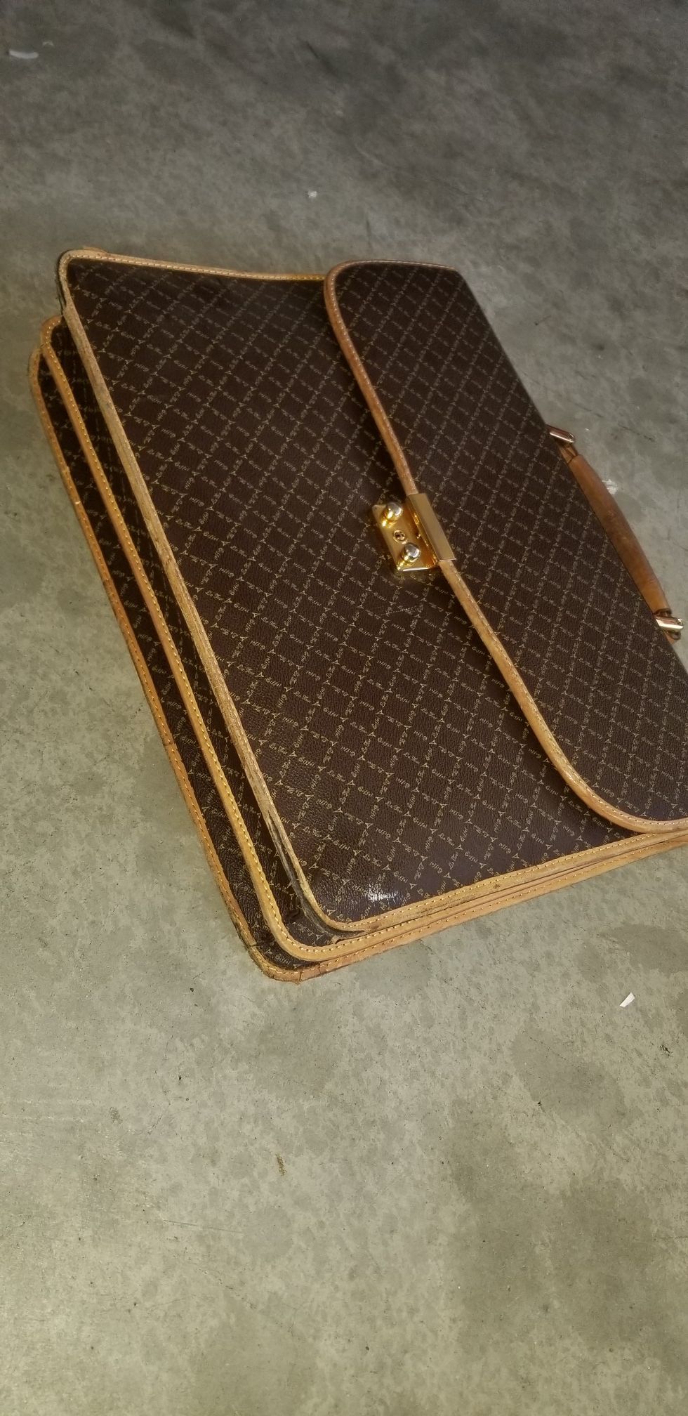 LA Tour Paris Eiffel briefcase very cheap $5