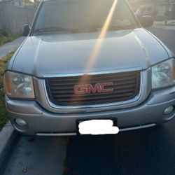 2004 GMC Envoy  , Doesn't Run Needs Repairs I Don't Know What's Wrong With It It Was running And It Just Stop Running And It Needs A Battery And Tags 