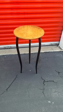 Round Wood Top Accent Side Table
